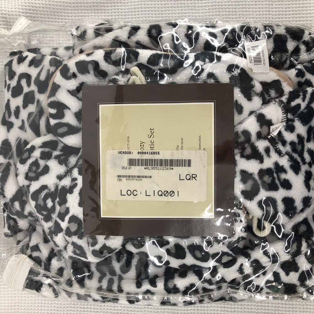 Concierge Collection Throw & Bootie Set Soft Plush White Leopard print